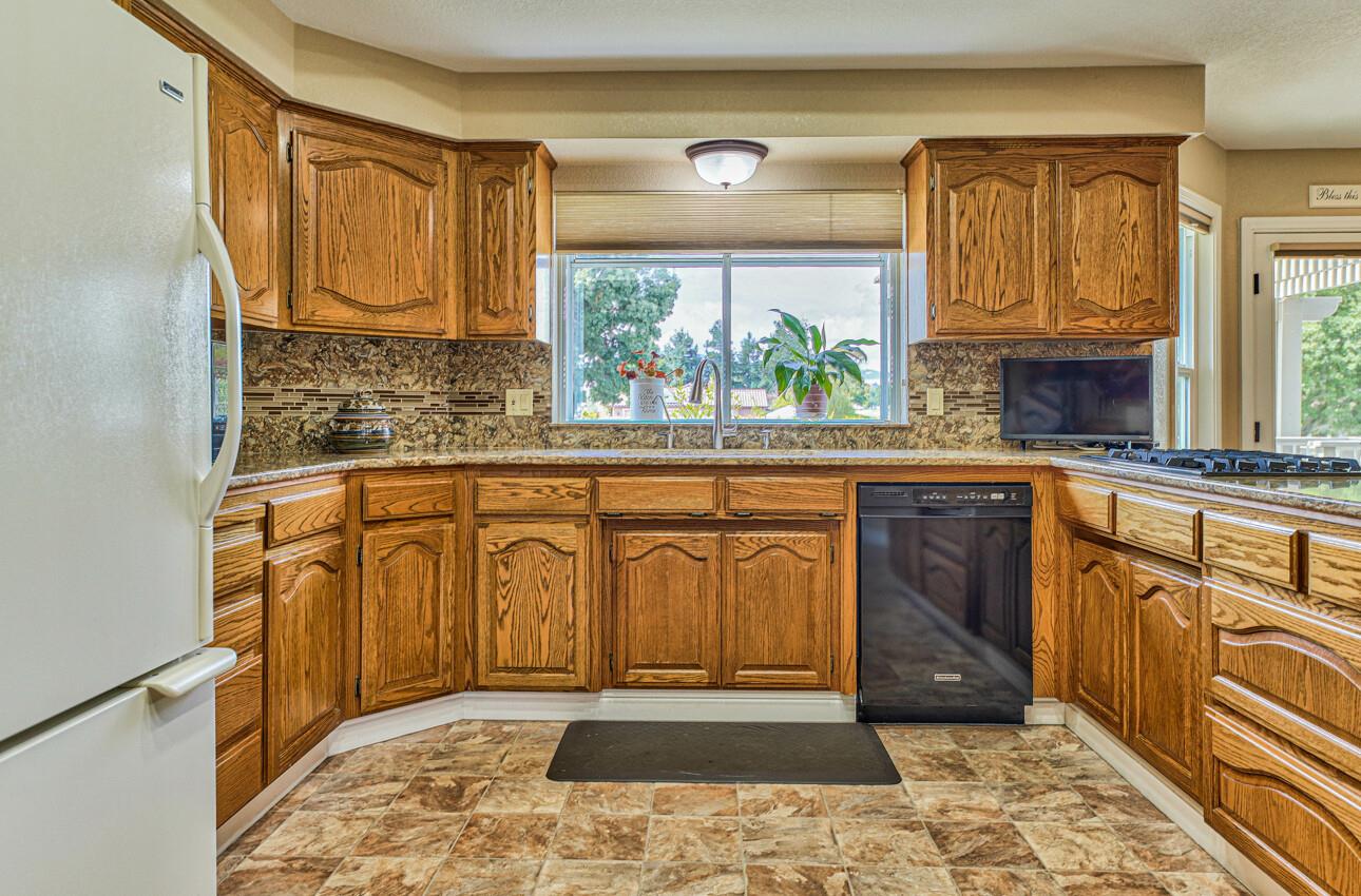 Detail Gallery Image 20 of 63 For 1365 S Ridgemark Dr, Hollister,  CA 95023 - 2 Beds | 2/1 Baths