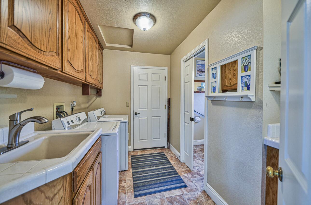 Detail Gallery Image 28 of 63 For 1365 S Ridgemark Dr, Hollister,  CA 95023 - 2 Beds | 2/1 Baths