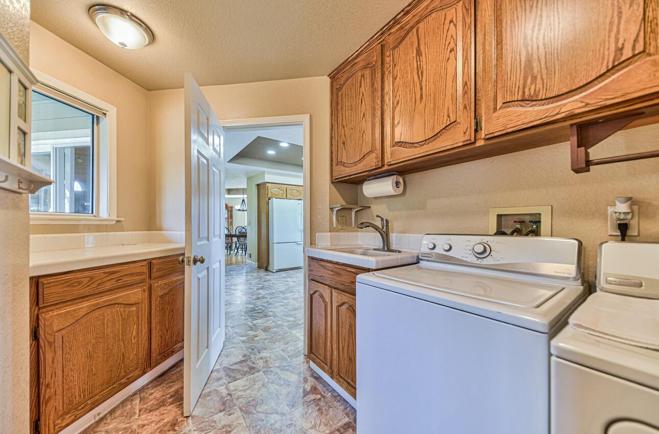 Detail Gallery Image 29 of 63 For 1365 S Ridgemark Dr, Hollister,  CA 95023 - 2 Beds | 2/1 Baths