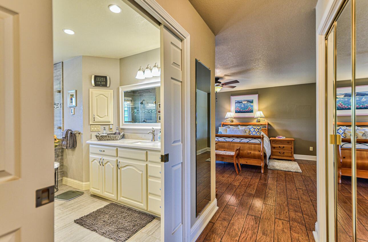 Detail Gallery Image 32 of 63 For 1365 S Ridgemark Dr, Hollister,  CA 95023 - 2 Beds | 2/1 Baths