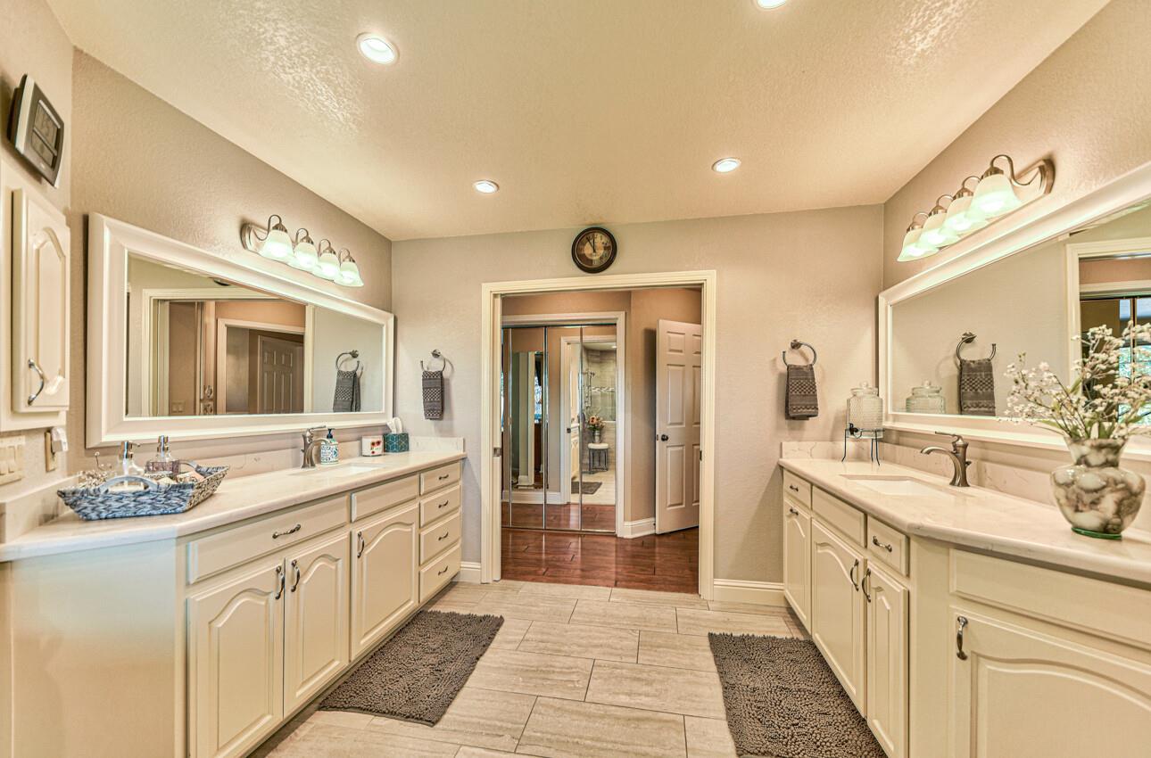 Detail Gallery Image 38 of 63 For 1365 S Ridgemark Dr, Hollister,  CA 95023 - 2 Beds | 2/1 Baths