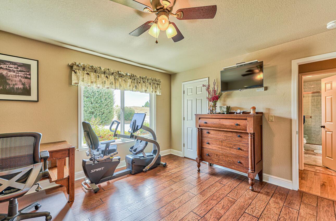 Detail Gallery Image 43 of 63 For 1365 S Ridgemark Dr, Hollister,  CA 95023 - 2 Beds | 2/1 Baths