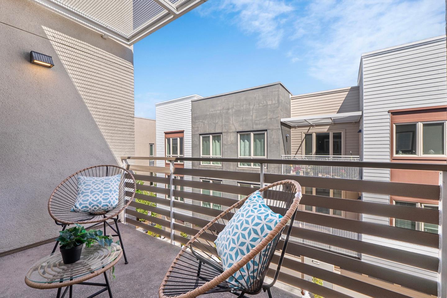 Detail Gallery Image 11 of 41 For 320 Riesling Ave #31,  Milpitas,  CA 95035 - 3 Beds | 2/1 Baths