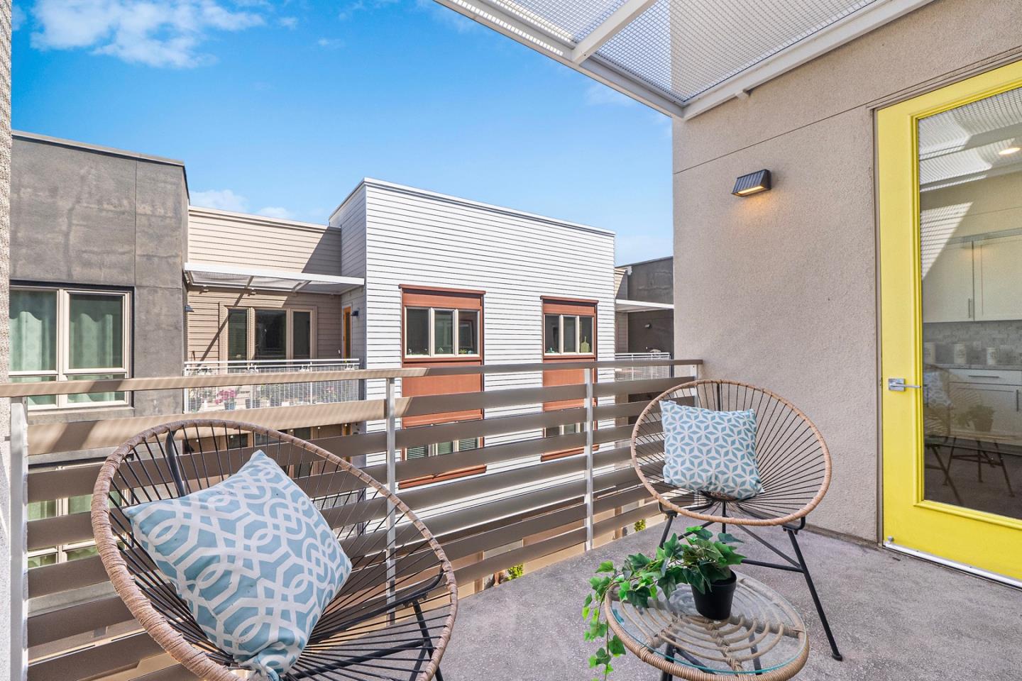 Detail Gallery Image 12 of 41 For 320 Riesling Ave #31,  Milpitas,  CA 95035 - 3 Beds | 2/1 Baths