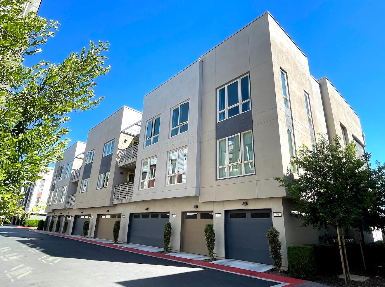 Detail Gallery Image 33 of 41 For 320 Riesling Ave #31,  Milpitas,  CA 95035 - 3 Beds | 2/1 Baths