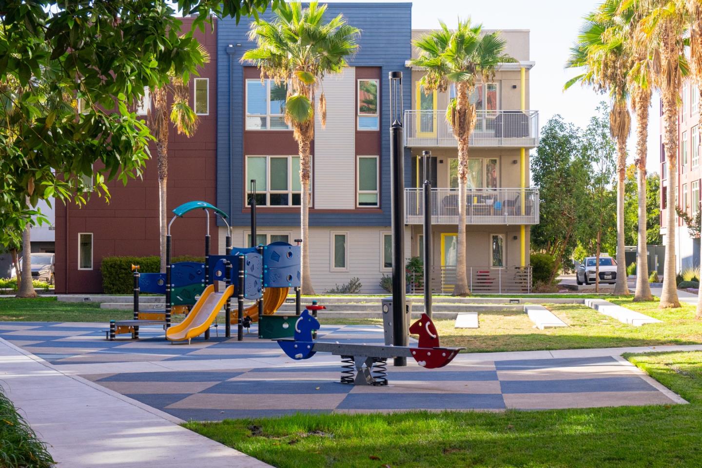 Detail Gallery Image 34 of 41 For 320 Riesling Ave #31,  Milpitas,  CA 95035 - 3 Beds | 2/1 Baths