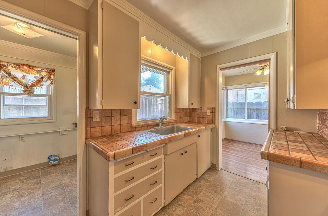 Detail Gallery Image 11 of 37 For 311 Palo Verde Ave, Monterey,  CA 93940 - 3 Beds | 2 Baths