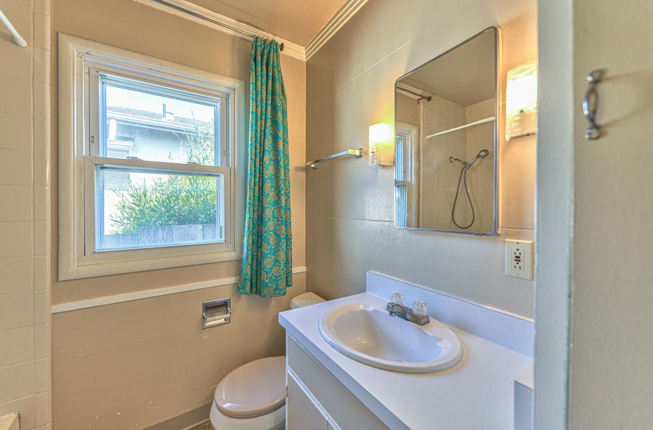 Detail Gallery Image 17 of 37 For 311 Palo Verde Ave, Monterey,  CA 93940 - 3 Beds | 2 Baths