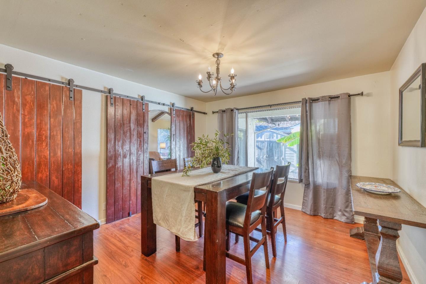 Detail Gallery Image 11 of 22 For 20090 Portola Dr, Salinas,  CA 93908 - 2 Beds | 2/1 Baths