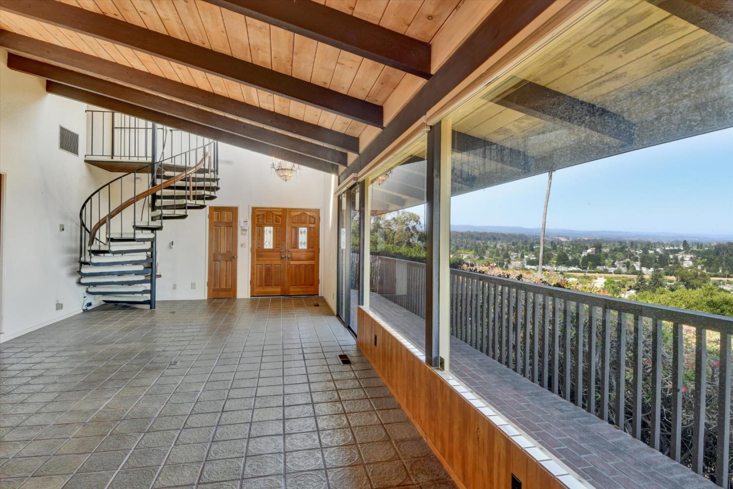 Detail Gallery Image 4 of 24 For 350 Highland Ave, Santa Cruz,  CA 95060 - 4 Beds | 2/1 Baths