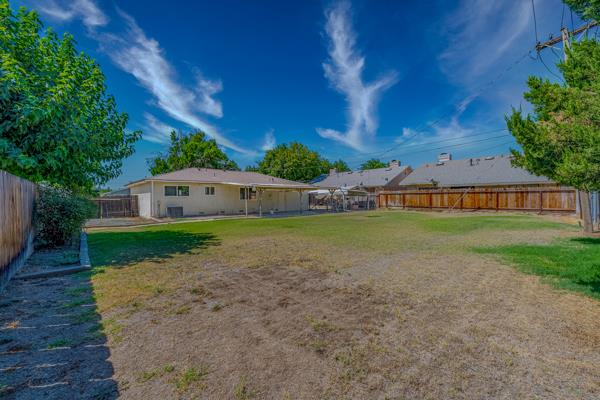 Detail Gallery Image 32 of 35 For 1395 Queens Cir, Merced,  CA 95340 - 3 Beds | 1/1 Baths