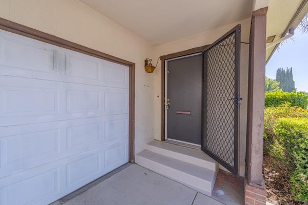 Detail Gallery Image 4 of 35 For 1395 Queens Cir, Merced,  CA 95340 - 3 Beds | 1/1 Baths