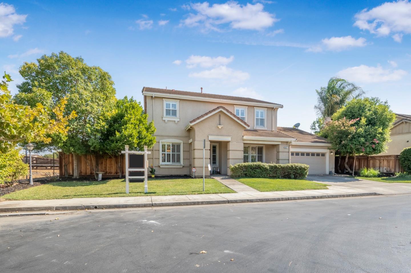 Detail Gallery Image 1 of 41 For 9105 Desiderio Way, Gilroy,  CA 95020 - 5 Beds | 3 Baths