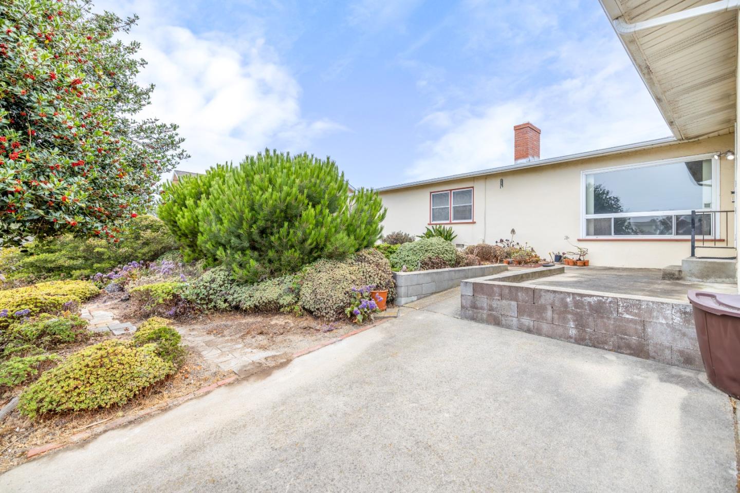 Detail Gallery Image 34 of 37 For 2035 Mendocino St, Seaside,  CA 93955 - 3 Beds | 2 Baths