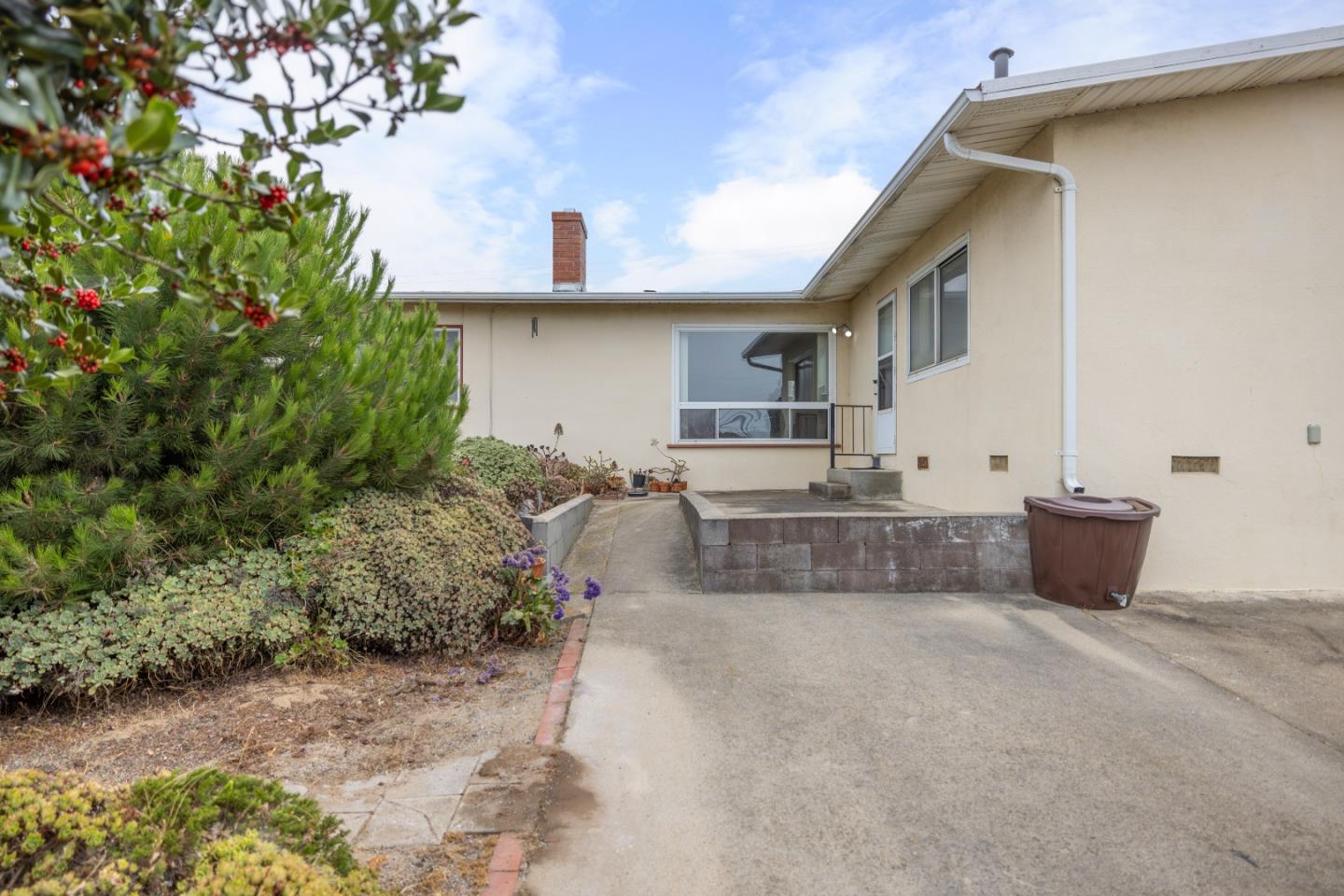 Detail Gallery Image 37 of 37 For 2035 Mendocino St, Seaside,  CA 93955 - 3 Beds | 2 Baths