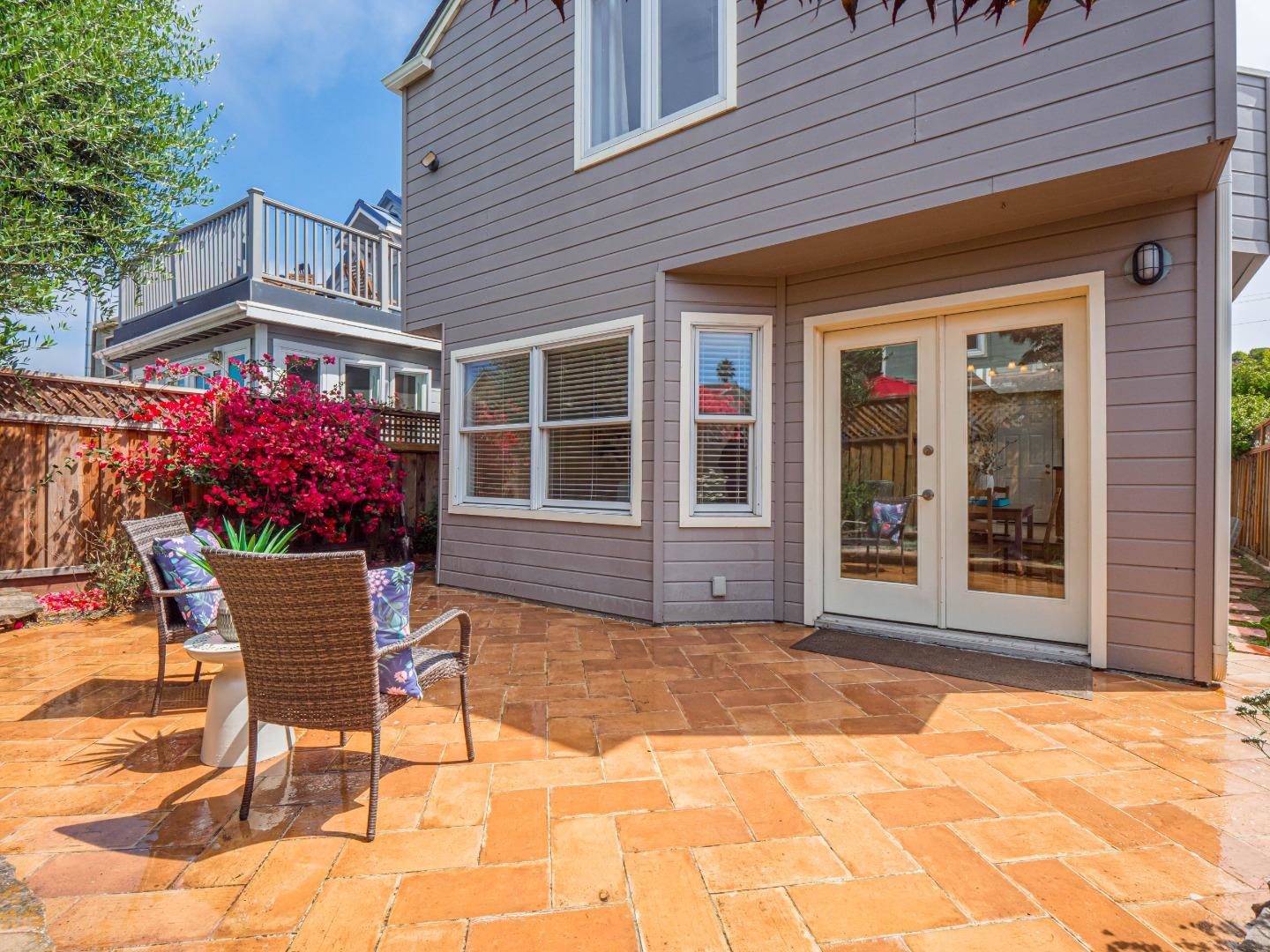 Detail Gallery Image 14 of 60 For 149 Dufour St, Santa Cruz,  CA 95060 - 2 Beds | 2/1 Baths