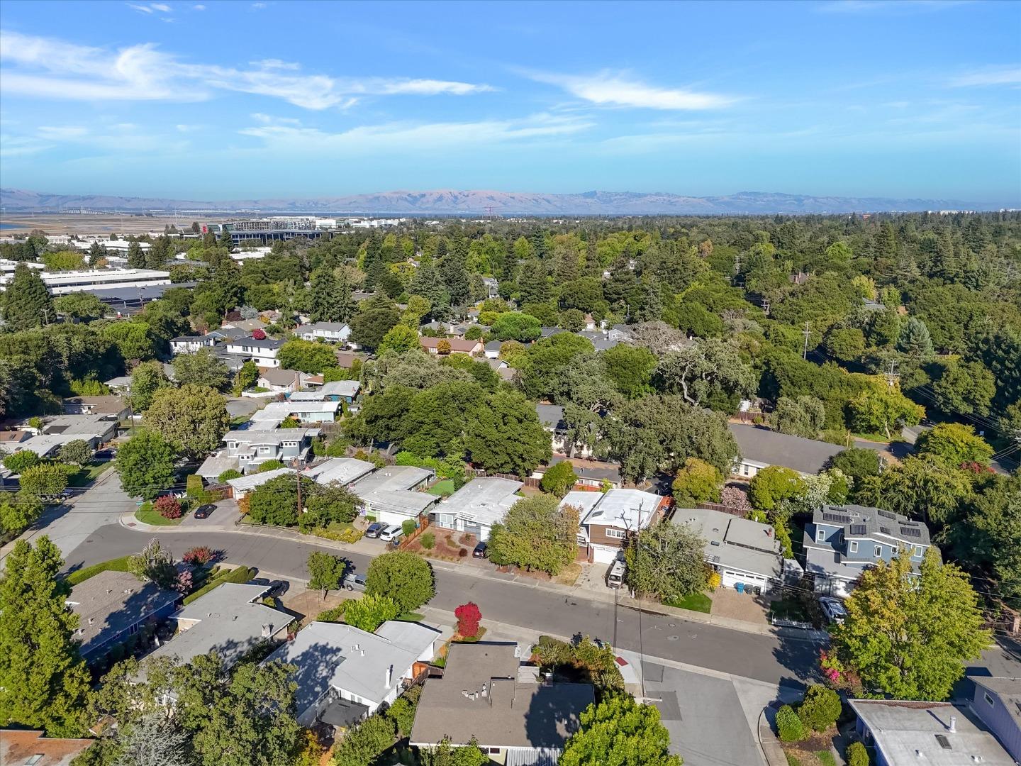 Detail Gallery Image 36 of 40 For 911 Harmon, Menlo Park,  CA 94025 - 3 Beds | 2 Baths