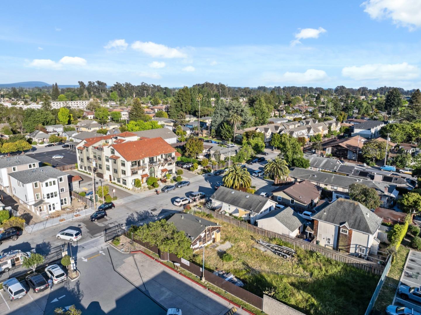 Detail Gallery Image 11 of 20 For 719 Darwin St, Santa Cruz,  CA 95062 - 2 Beds | 1 Baths