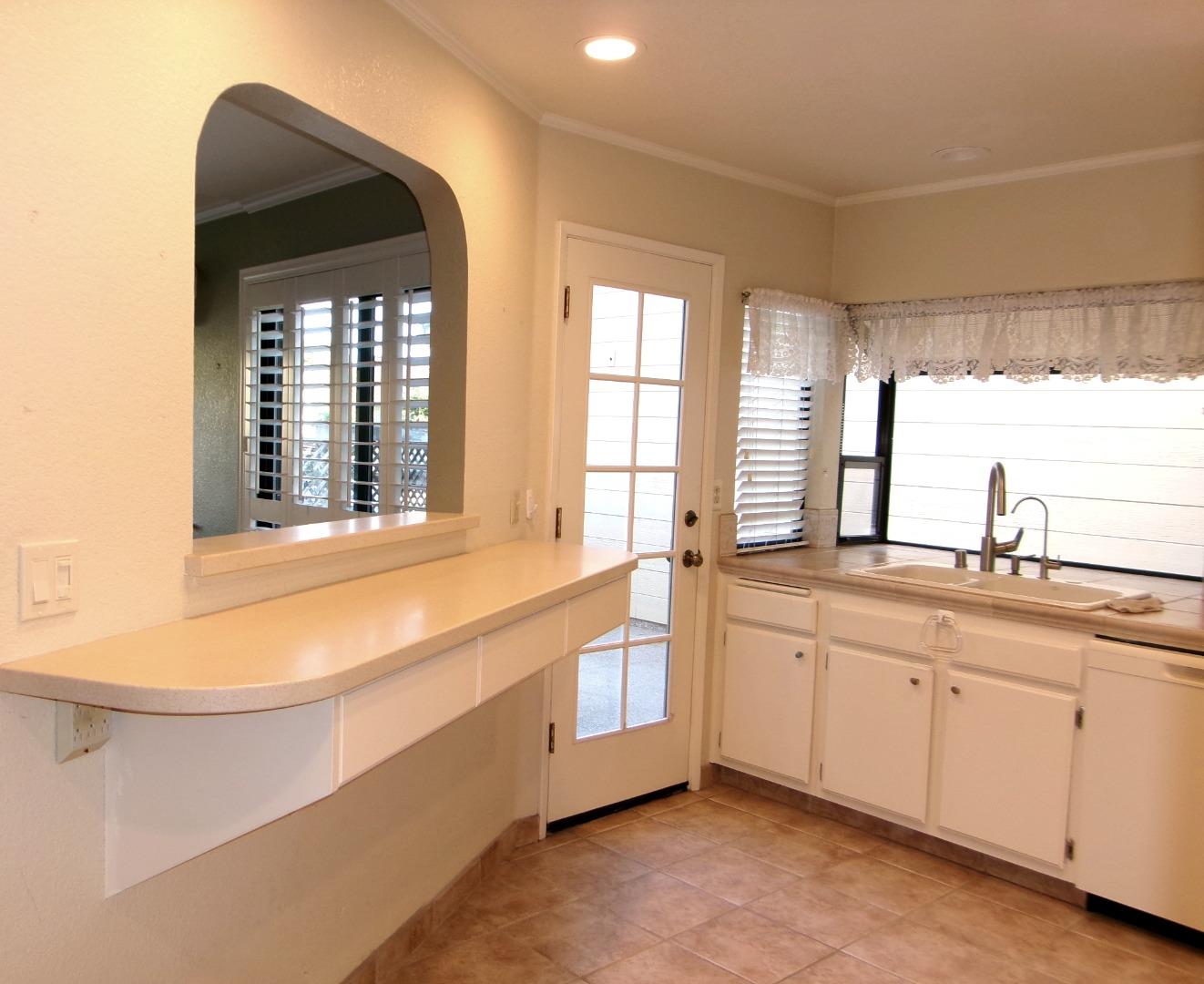 Detail Gallery Image 14 of 45 For 1 Lorraine Ct, Seaside,  CA 93955 - 3 Beds | 2 Baths