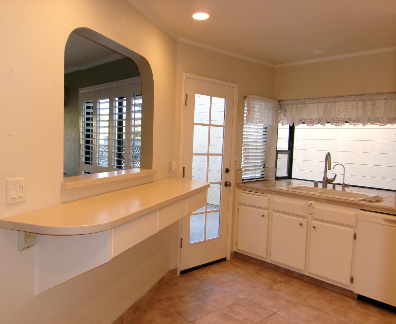 Detail Gallery Image 9 of 45 For 1 Lorraine Ct, Seaside,  CA 93955 - 3 Beds | 2 Baths