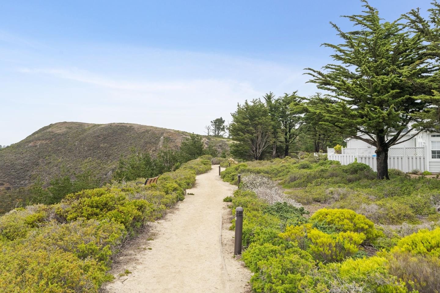 Detail Gallery Image 25 of 28 For 49 Outlook Cir, Pacifica,  CA 94044 - 2 Beds | 2 Baths