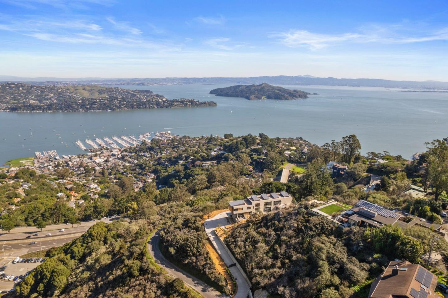 Detail Gallery Image 84 of 93 For 3 Wolfback Ridge Rd, Sausalito,  CA 94965 - 5 Beds | 5/1 Baths