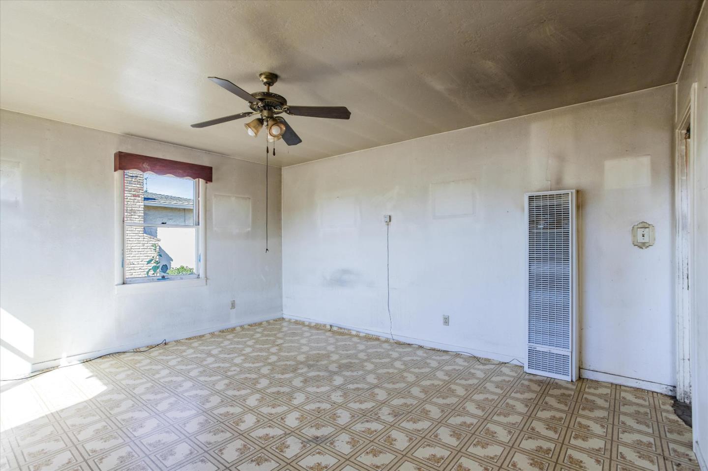 Detail Gallery Image 8 of 44 For 504 Palm Ave, Greenfield,  CA 93927 - 2 Beds | 1 Baths