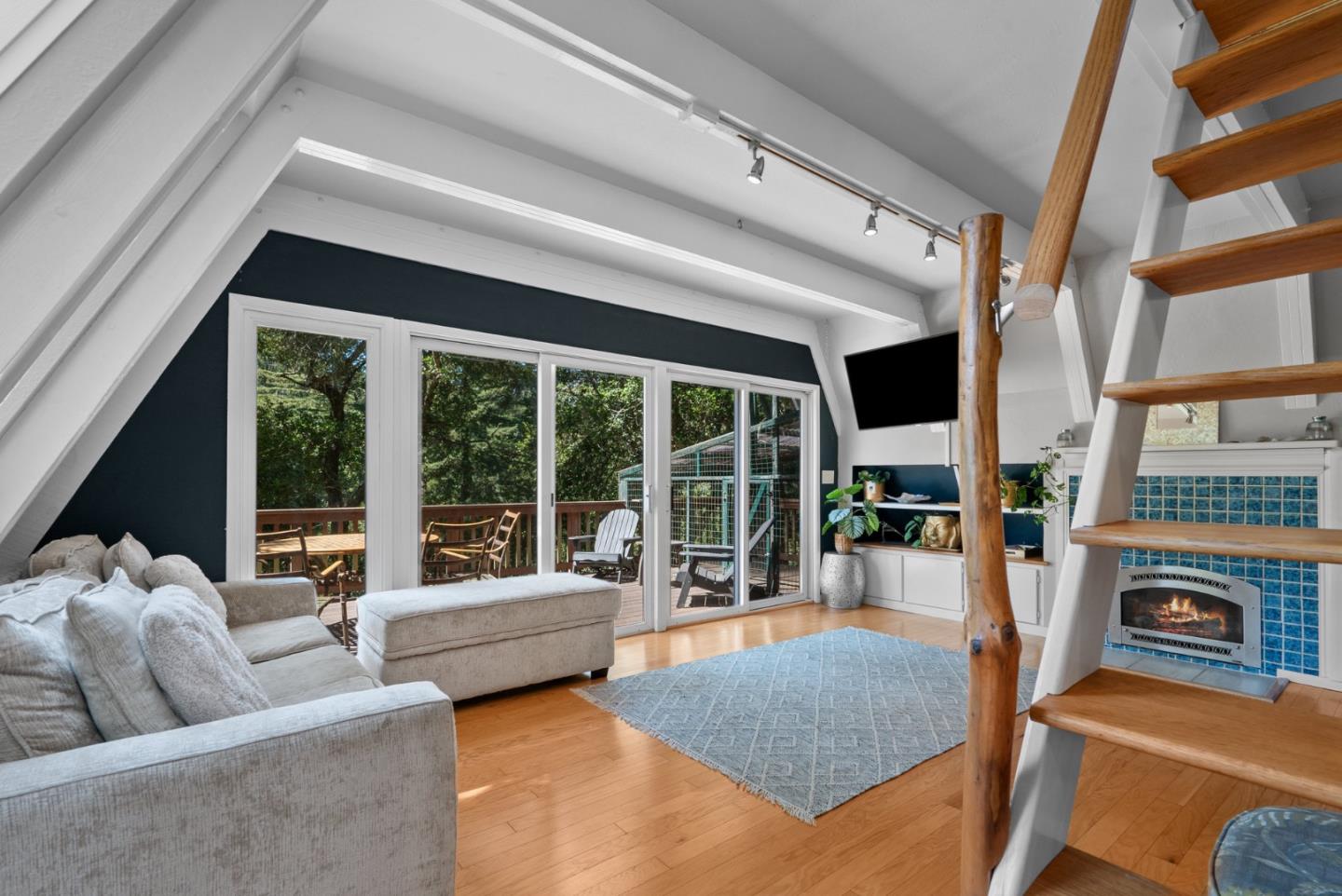 Detail Gallery Image 14 of 84 For 636 Cathedral Dr, Aptos,  CA 95003 - 3 Beds | 2/1 Baths