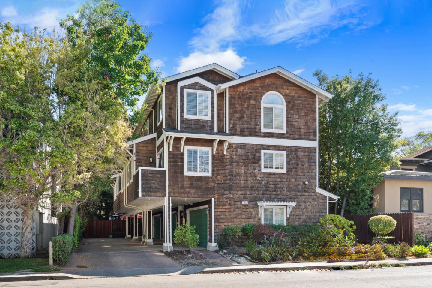 Detail Gallery Image 1 of 54 For 1263 Holly St #C,  San Carlos,  CA 94070 - 2 Beds | 2/1 Baths