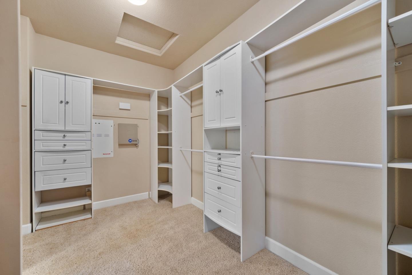 Detail Gallery Image 22 of 29 For 9752 Caneria Way, Elk Grove,  CA 95757 - 6 Beds | 4 Baths