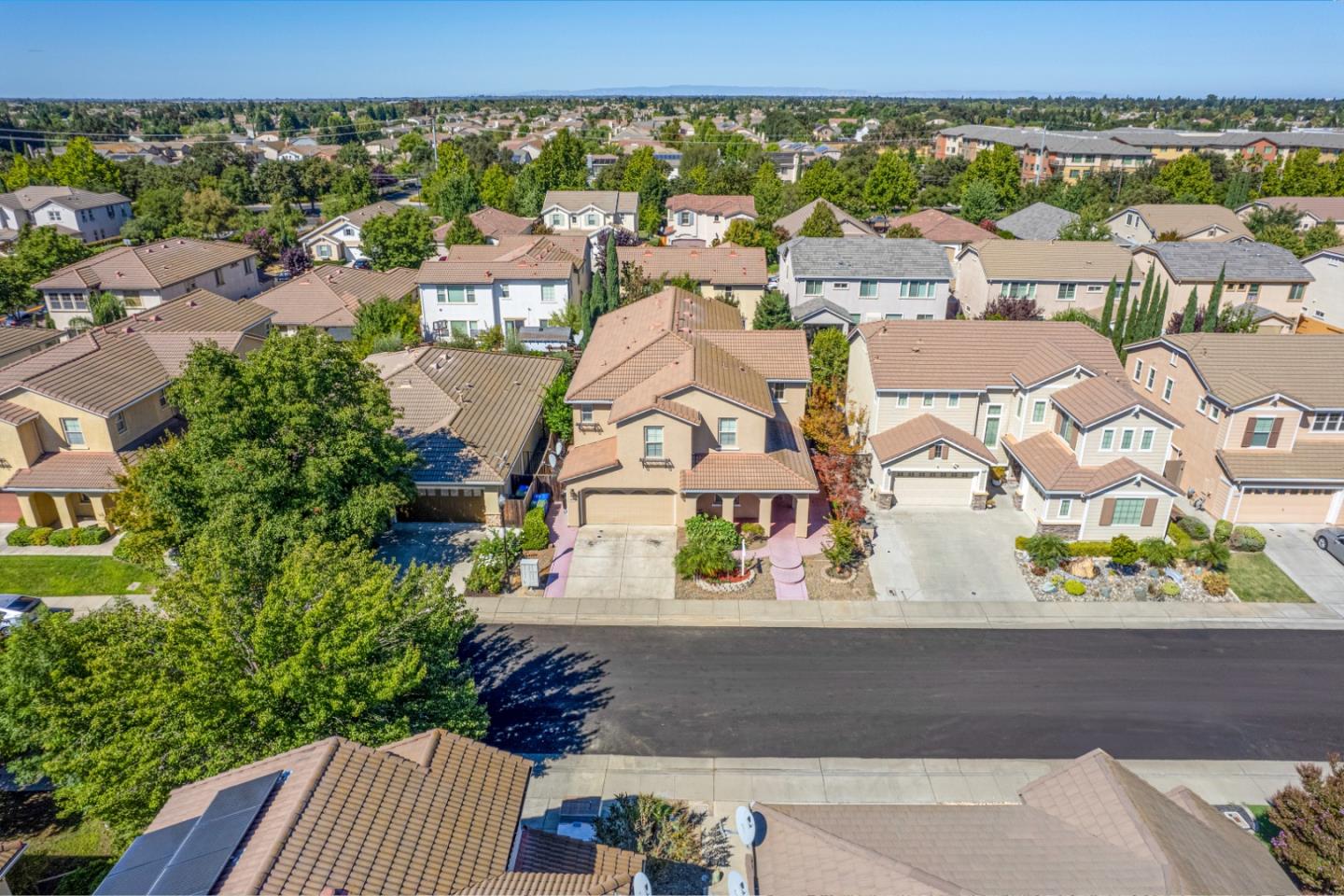 Detail Gallery Image 26 of 29 For 9752 Caneria Way, Elk Grove,  CA 95757 - 6 Beds | 4 Baths