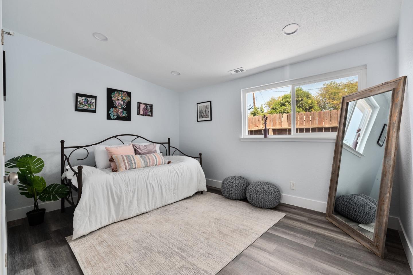 Detail Gallery Image 6 of 15 For 813 Lever Blvd, Stockton,  CA 95206 - 3 Beds | 1 Baths