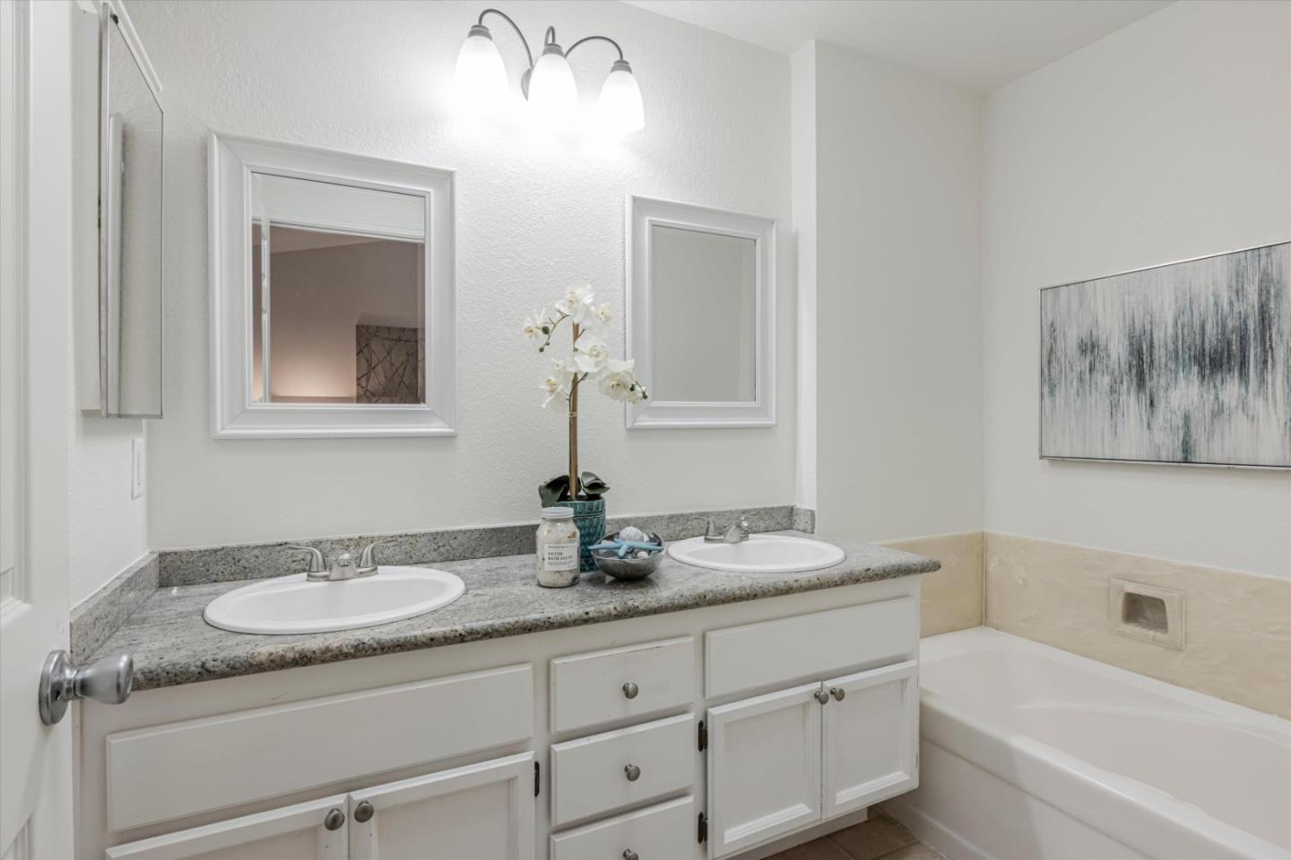 Detail Gallery Image 10 of 17 For 29450 Sal Ct, Hayward,  CA 94544 - 3 Beds | 2 Baths