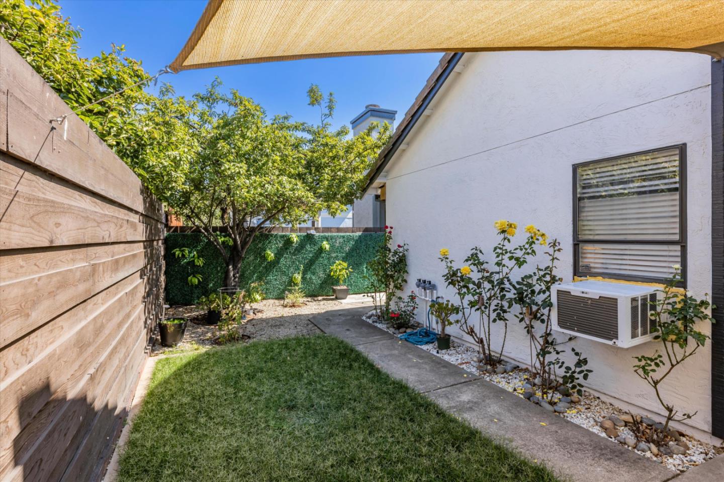 Detail Gallery Image 13 of 17 For 29450 Sal Ct, Hayward,  CA 94544 - 3 Beds | 2 Baths