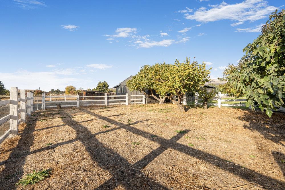 Detail Gallery Image 43 of 58 For 12820 Bravo Ct, San Martin,  CA 95046 - 4 Beds | 4 Baths