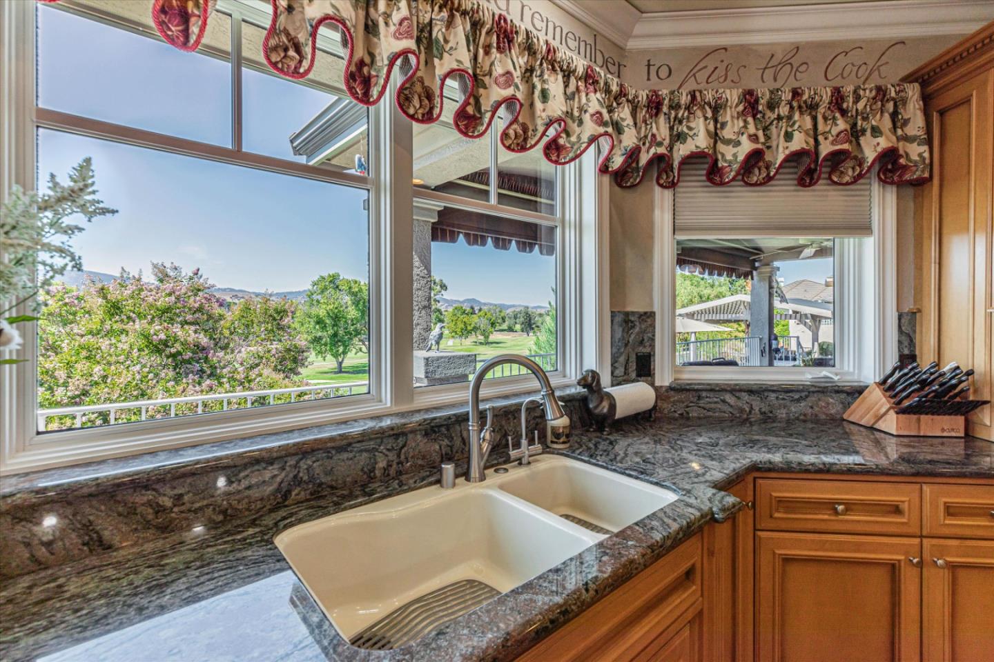 Detail Gallery Image 16 of 66 For 1215 Paullus Dr, Hollister,  CA 95023 - 3 Beds | 2/3 Baths