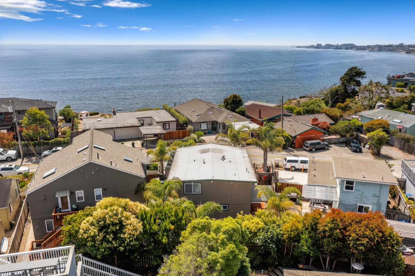 716 Seacliff Dr  