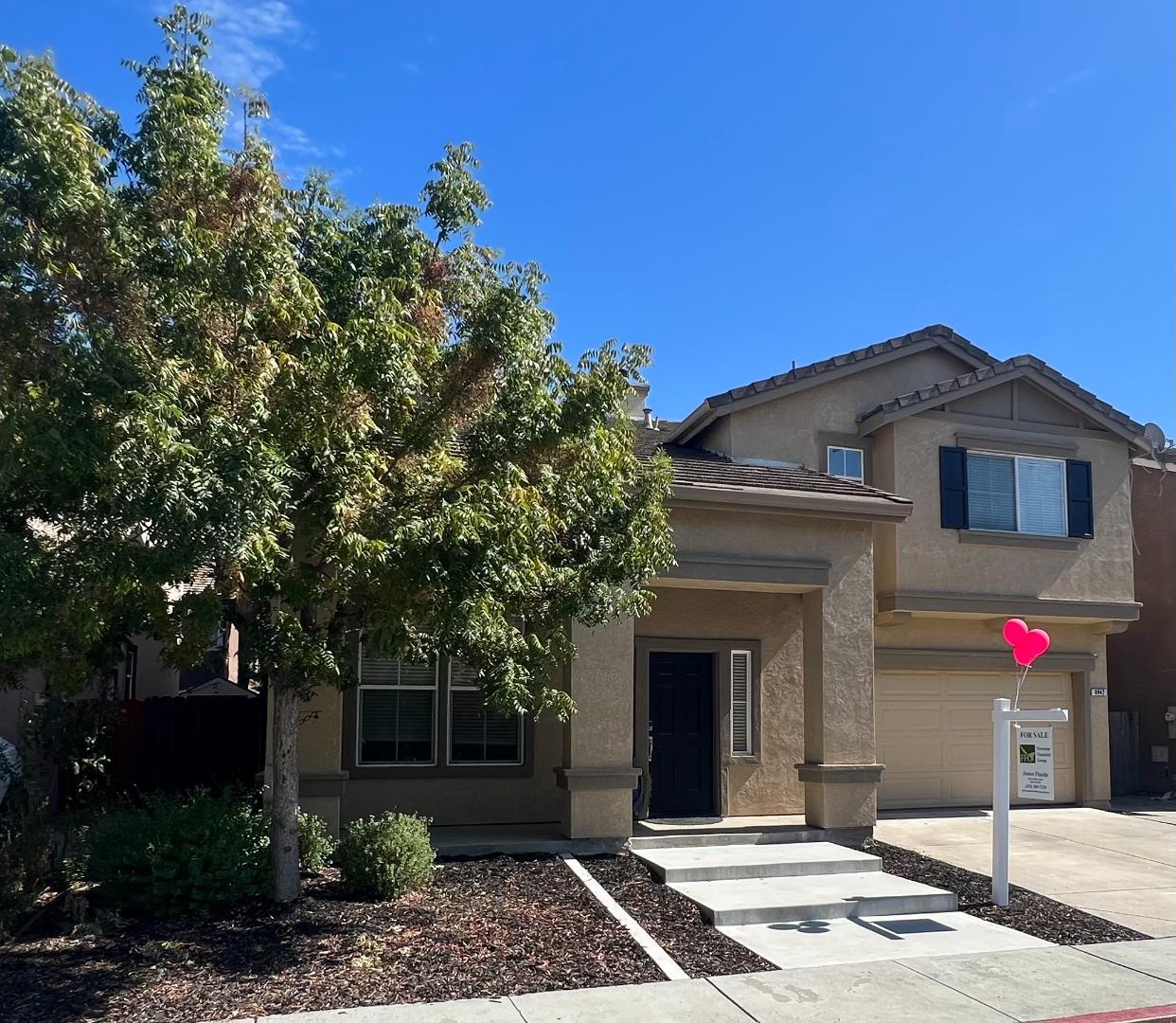 Detail Gallery Image 1 of 15 For 8942 Del Rio Cir, Gilroy,  CA 95020 - 5 Beds | 3 Baths