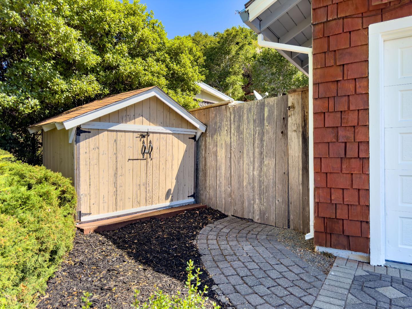 Detail Gallery Image 22 of 25 For 1151 Parrott Dr, San Mateo,  CA 94402 - 3 Beds | 2 Baths