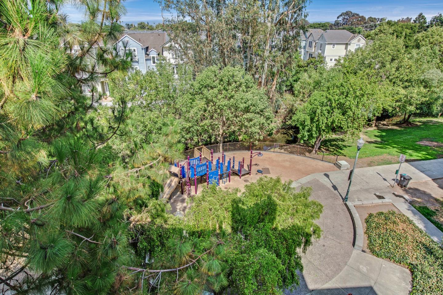 Detail Gallery Image 5 of 15 For 211 S Fremont St #409,  San Mateo,  CA 94401 - 2 Beds | 1 Baths