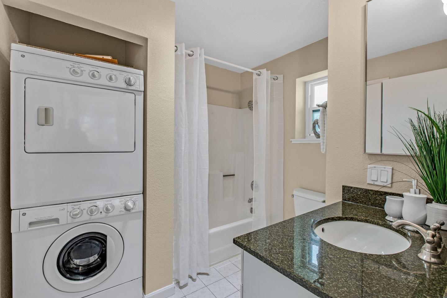 Detail Gallery Image 7 of 15 For 211 S Fremont St #409,  San Mateo,  CA 94401 - 2 Beds | 1 Baths