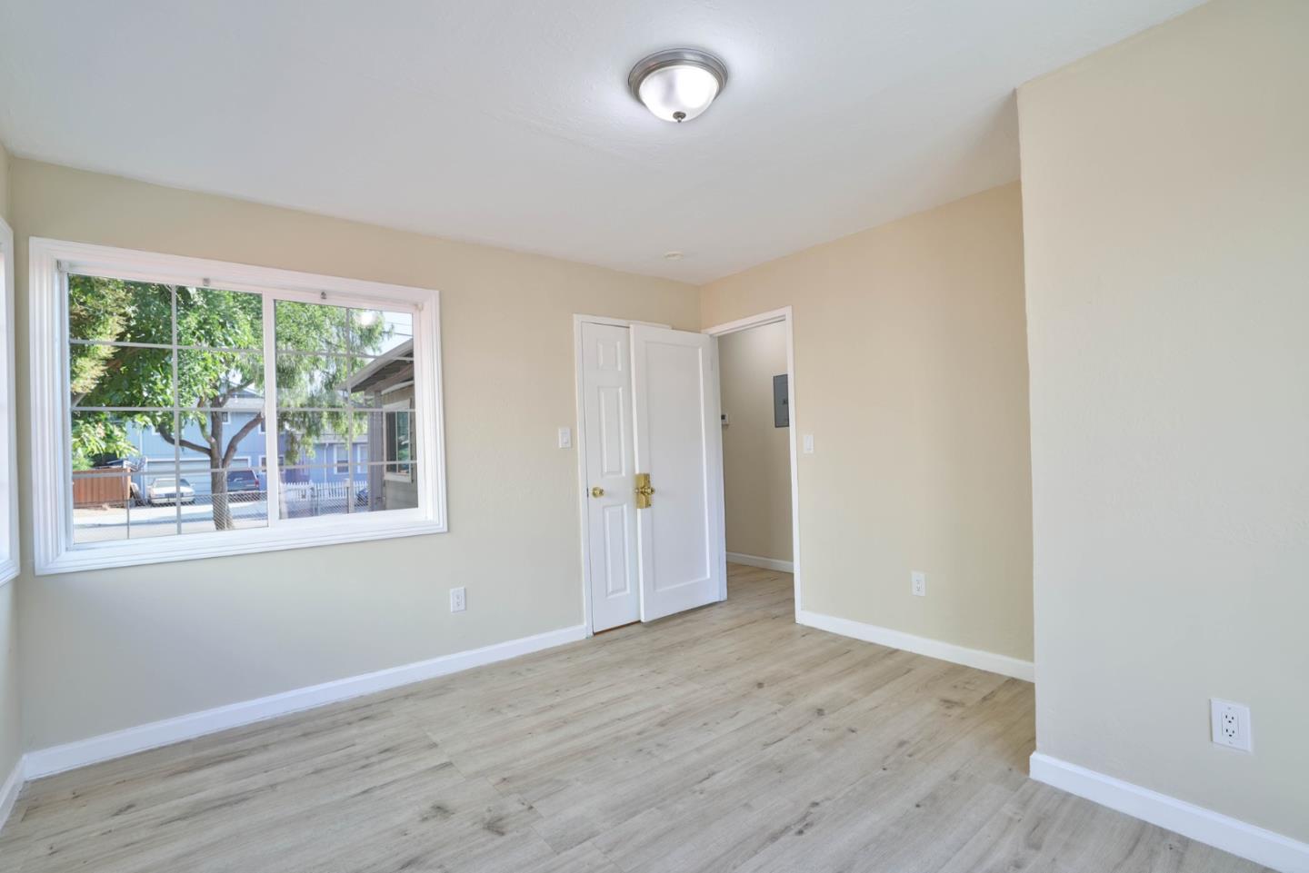 Detail Gallery Image 14 of 26 For 806 Muender Ave, Sunnyvale,  CA 94086 - 3 Beds | 2/1 Baths