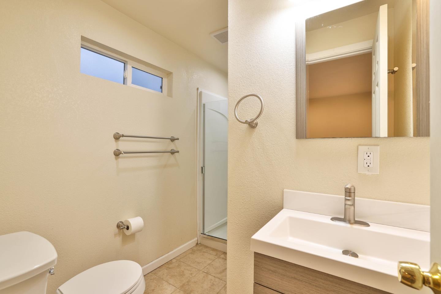 Detail Gallery Image 19 of 26 For 806 Muender Ave, Sunnyvale,  CA 94086 - 3 Beds | 2/1 Baths