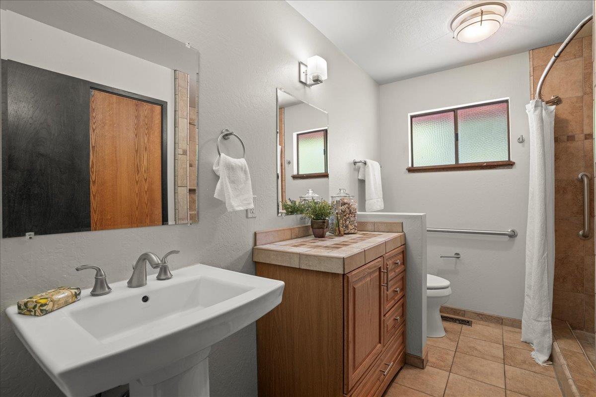 Detail Gallery Image 21 of 35 For 24235 Summit Woods Dr, Los Gatos,  CA 95033 - 4 Beds | 2/1 Baths