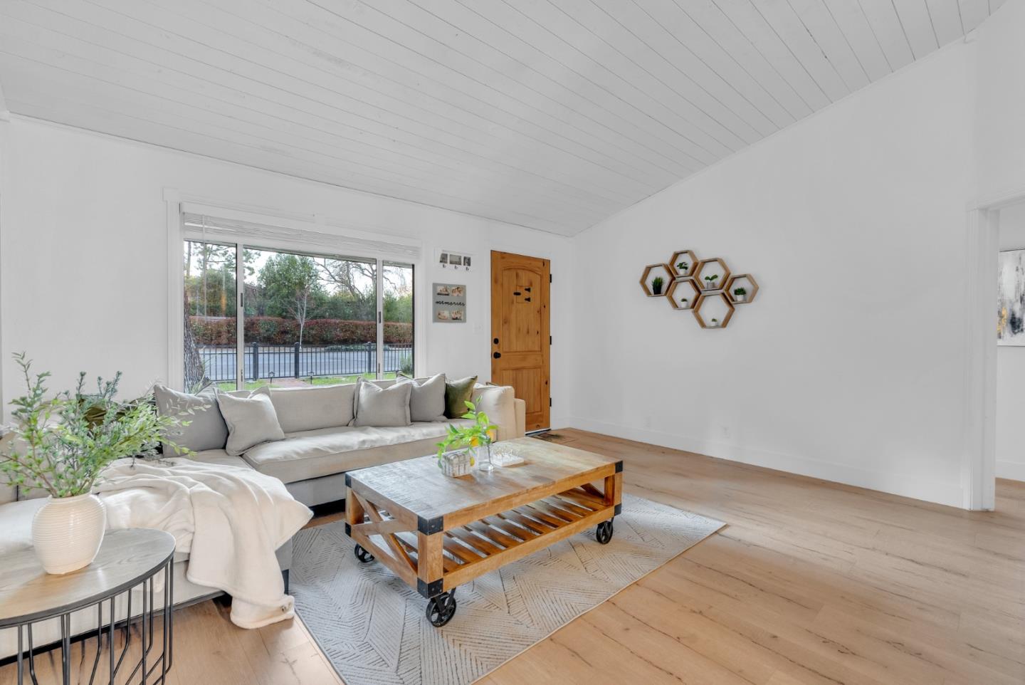 Detail Gallery Image 3 of 33 For 3192 Laurel St, Napa,  CA 94558 - 3 Beds | 2 Baths