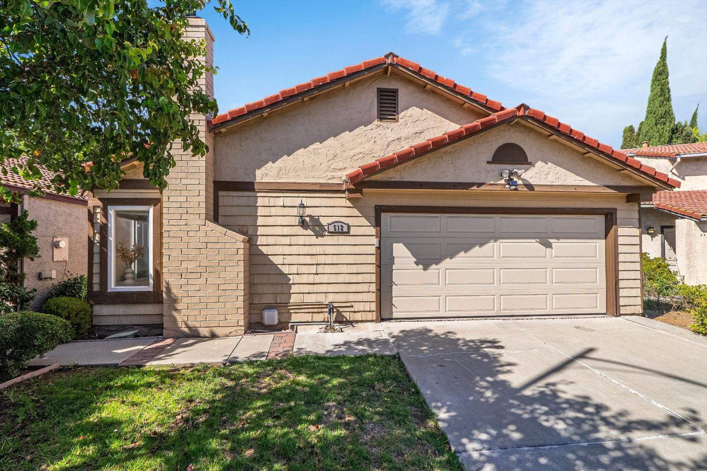 Detail Gallery Image 1 of 40 For 512 Lanfair Cir, San Jose,  CA 95136 - 3 Beds | 2 Baths