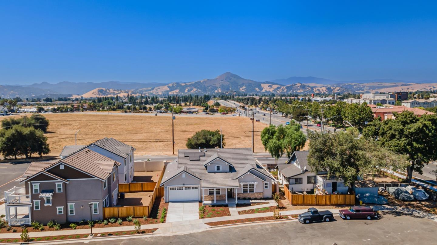 Detail Gallery Image 42 of 86 For 16915 Brut Ln, Morgan Hill,  CA 95037 - 4 Beds | 2/1 Baths