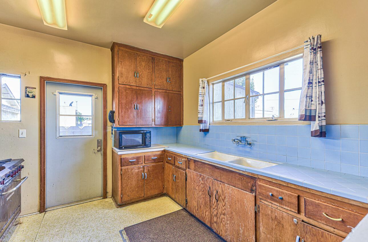 326 Park Street, Salinas, California 93901, ,Commercial Sale,For Sale,326 Park Street,ML81978817