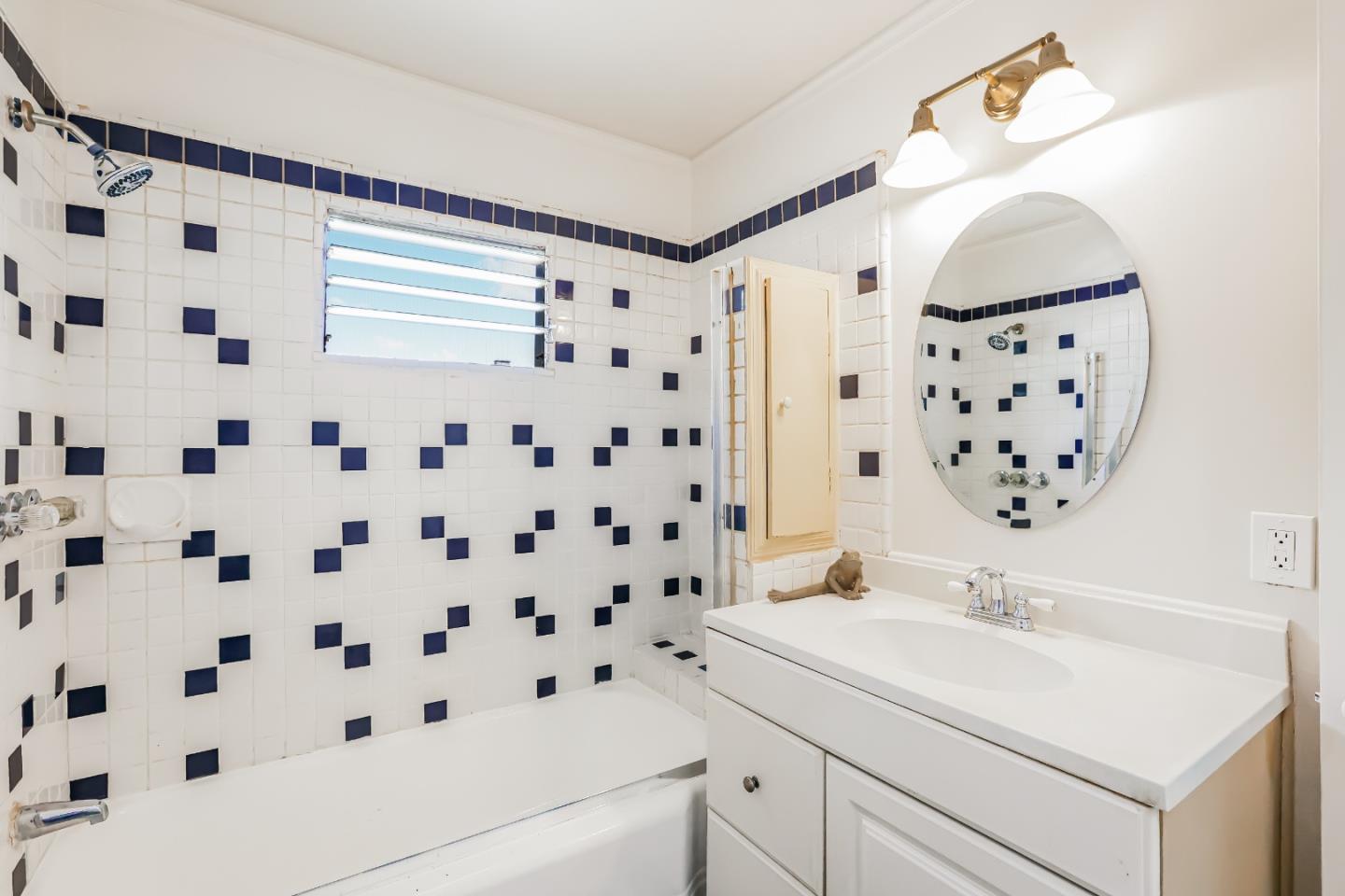 Detail Gallery Image 20 of 38 For 1318 Magnolia Ave, San Carlos,  CA 94070 - 3 Beds | 1/1 Baths