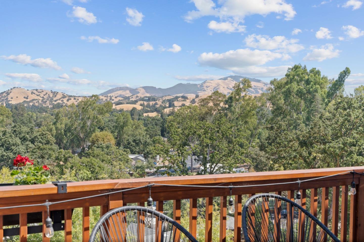 Detail Gallery Image 66 of 95 For 628 Sugarloaf Ct, Walnut Creek,  CA 94596 - 5 Beds | 3/1 Baths